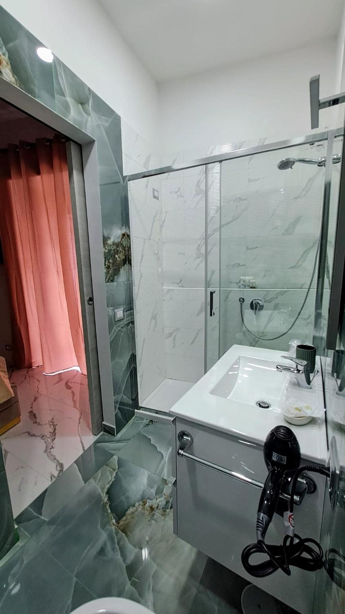La Finestra Sul Borgo Hotel Napoli Bagian luar foto