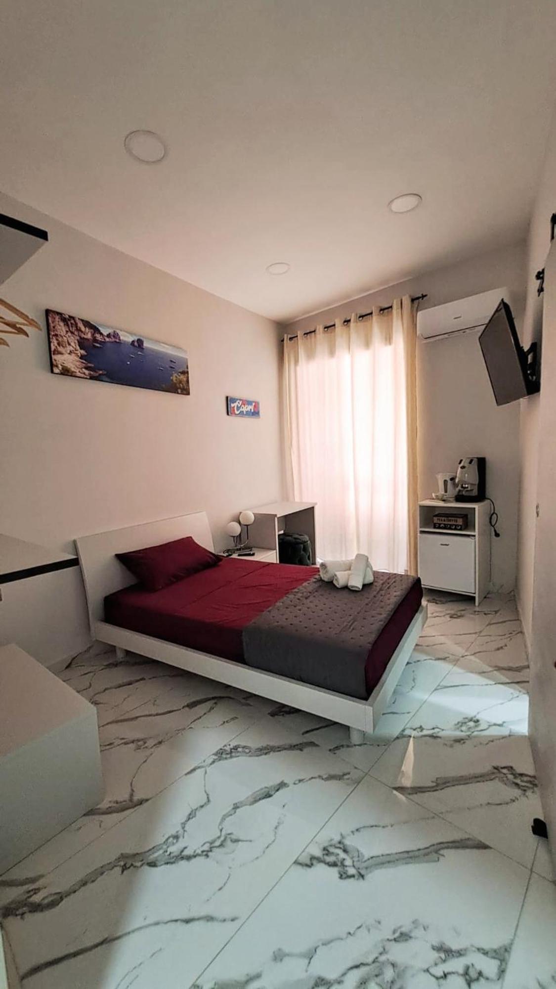 La Finestra Sul Borgo Hotel Napoli Bagian luar foto
